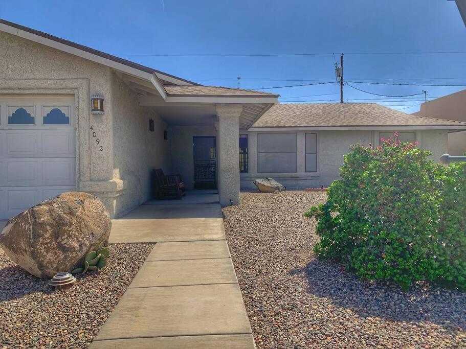 Desert Getaway - Centrally Located, Trail Access Steps Away! Lake Havasu City Luaran gambar