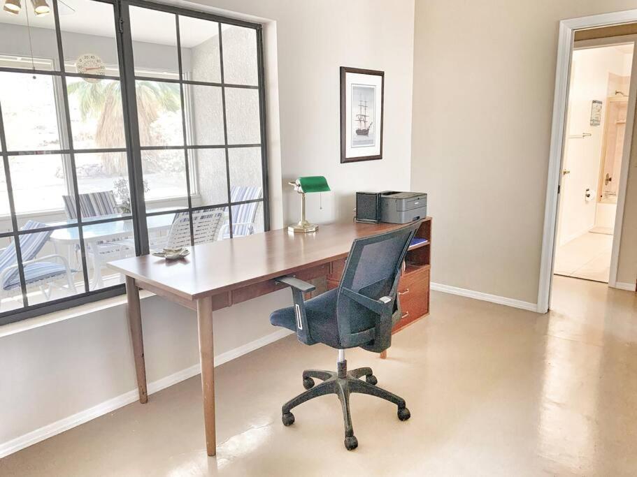 Desert Getaway - Centrally Located, Trail Access Steps Away! Lake Havasu City Luaran gambar