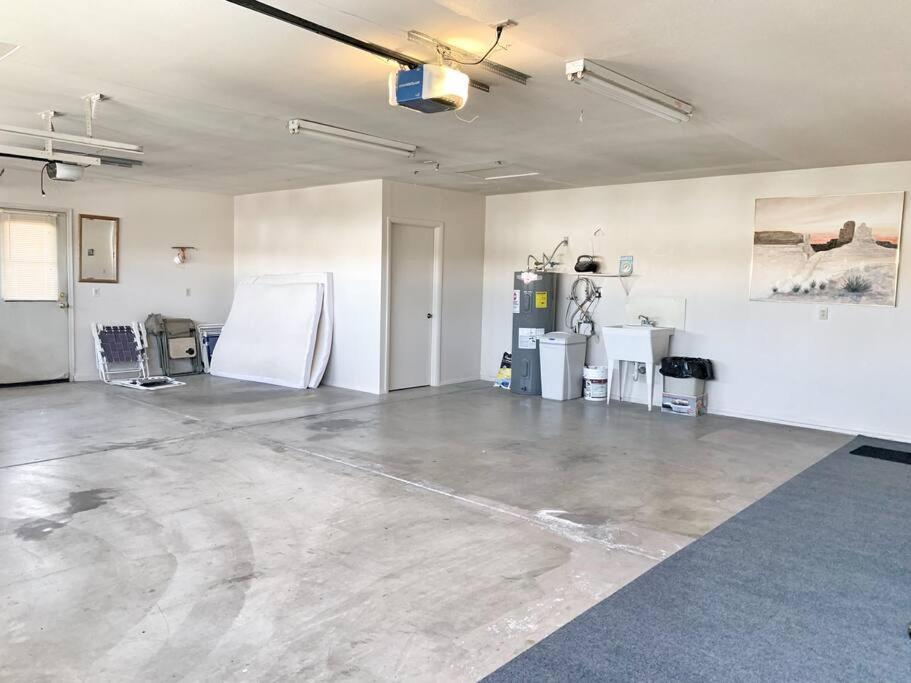 Desert Getaway - Centrally Located, Trail Access Steps Away! Lake Havasu City Luaran gambar