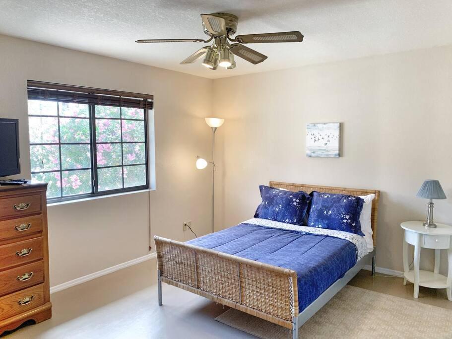 Desert Getaway - Centrally Located, Trail Access Steps Away! Lake Havasu City Luaran gambar