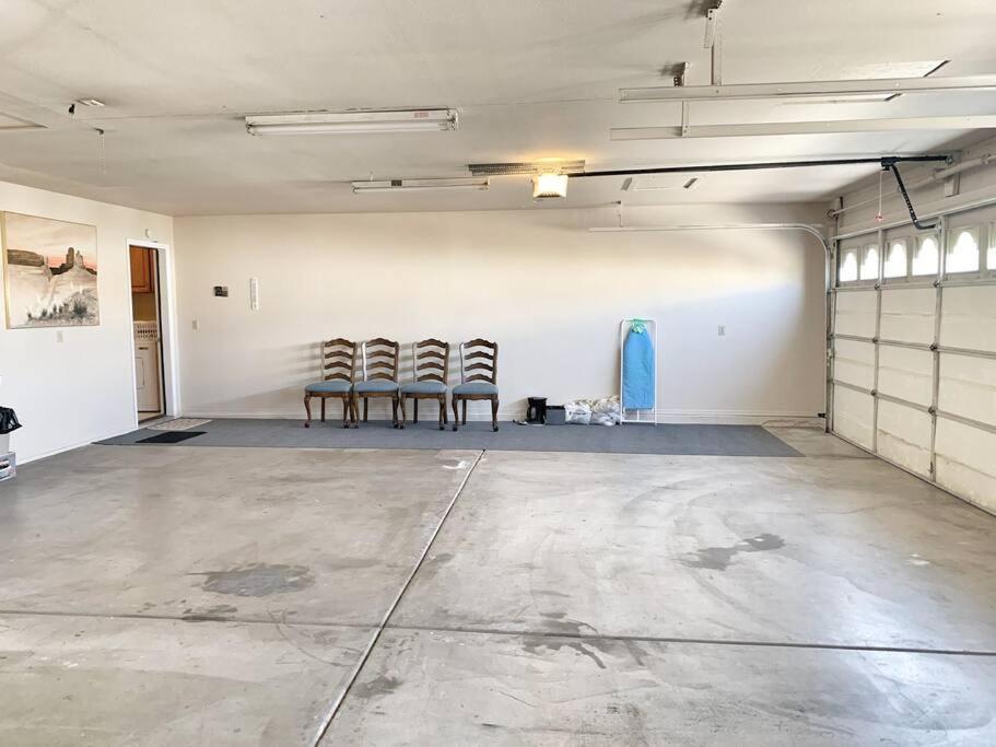 Desert Getaway - Centrally Located, Trail Access Steps Away! Lake Havasu City Luaran gambar